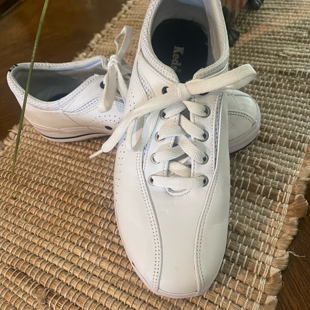 Ladies Leather Keds